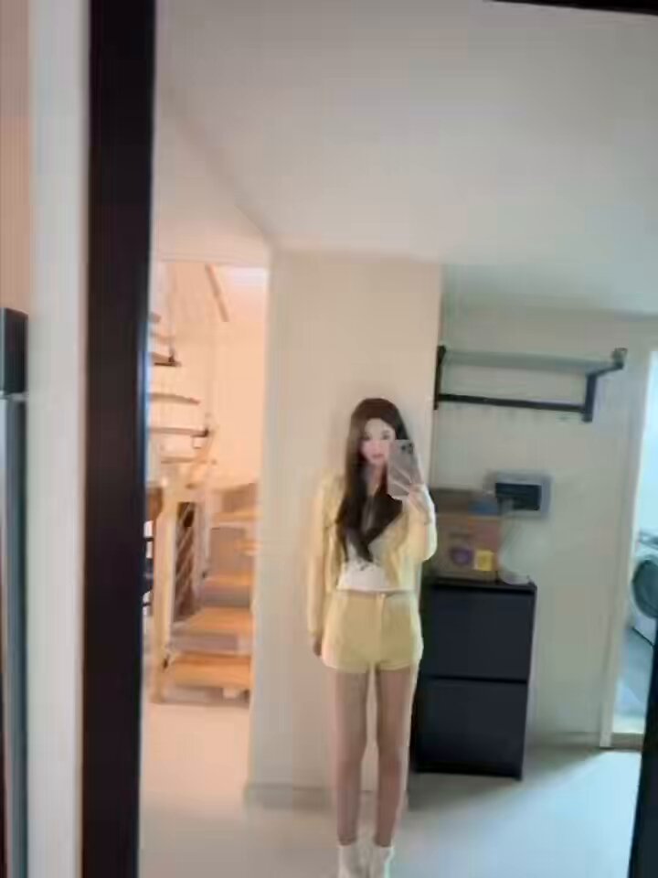 Beijing 🏠5/W🦜 175 cm høy Student ved Beijing Film Academy, skuespillerstudent. Korttids deltidsjobb. Student-ID kan verifiseres. Ikke o...