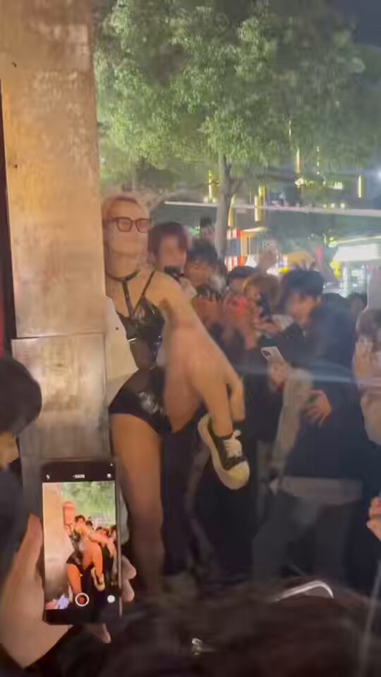 Street Hottie in Black Stockings and Thong, High-Cut Exposure Grinding Her Hips! Male Fans Snap Her Perky Butt and Beautiful Legs